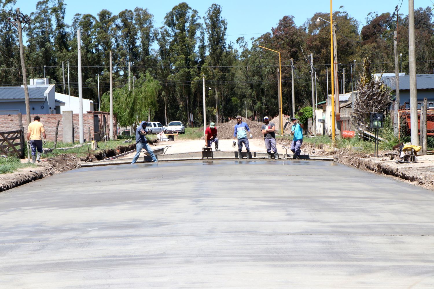 Trabajos de pavimentación en San Cayetano