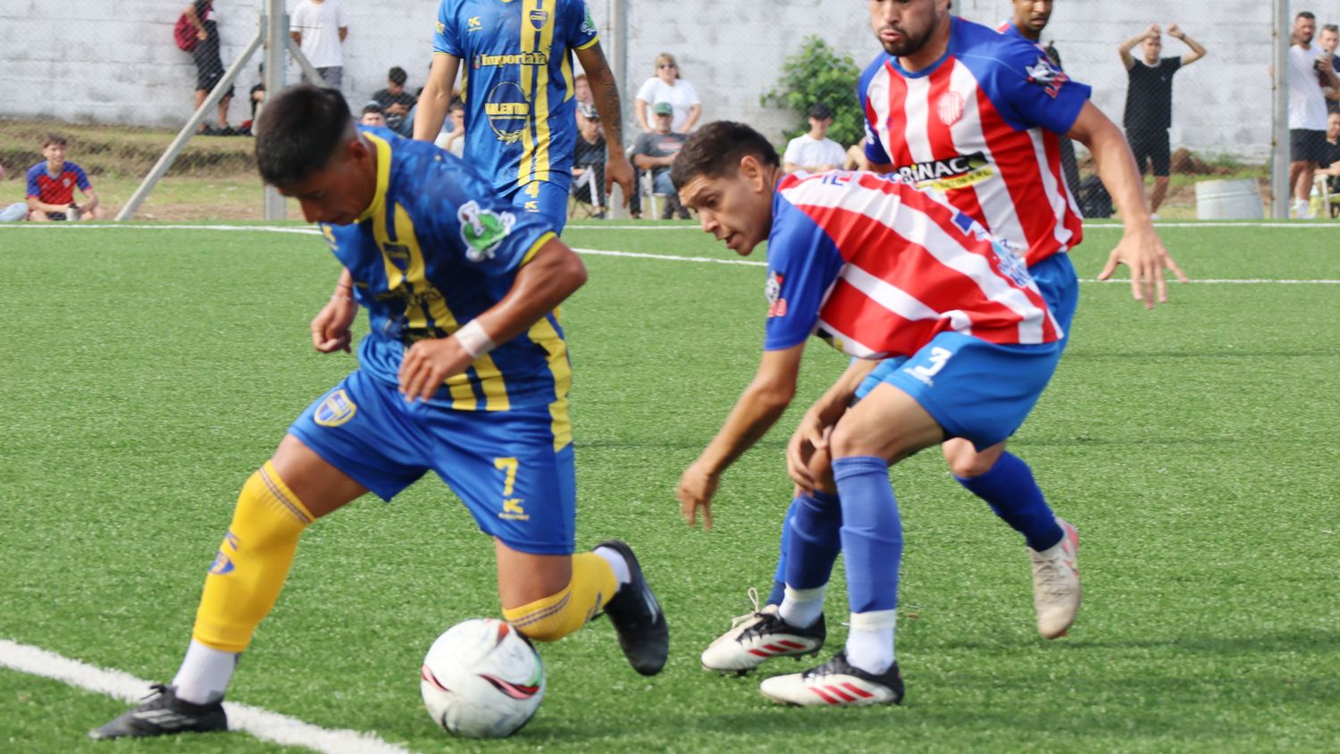 Empataron Nébel y Libertad en uno de los “viejos” clásicos del fútbol. En la “B”, Salto Grande cerca de ascender