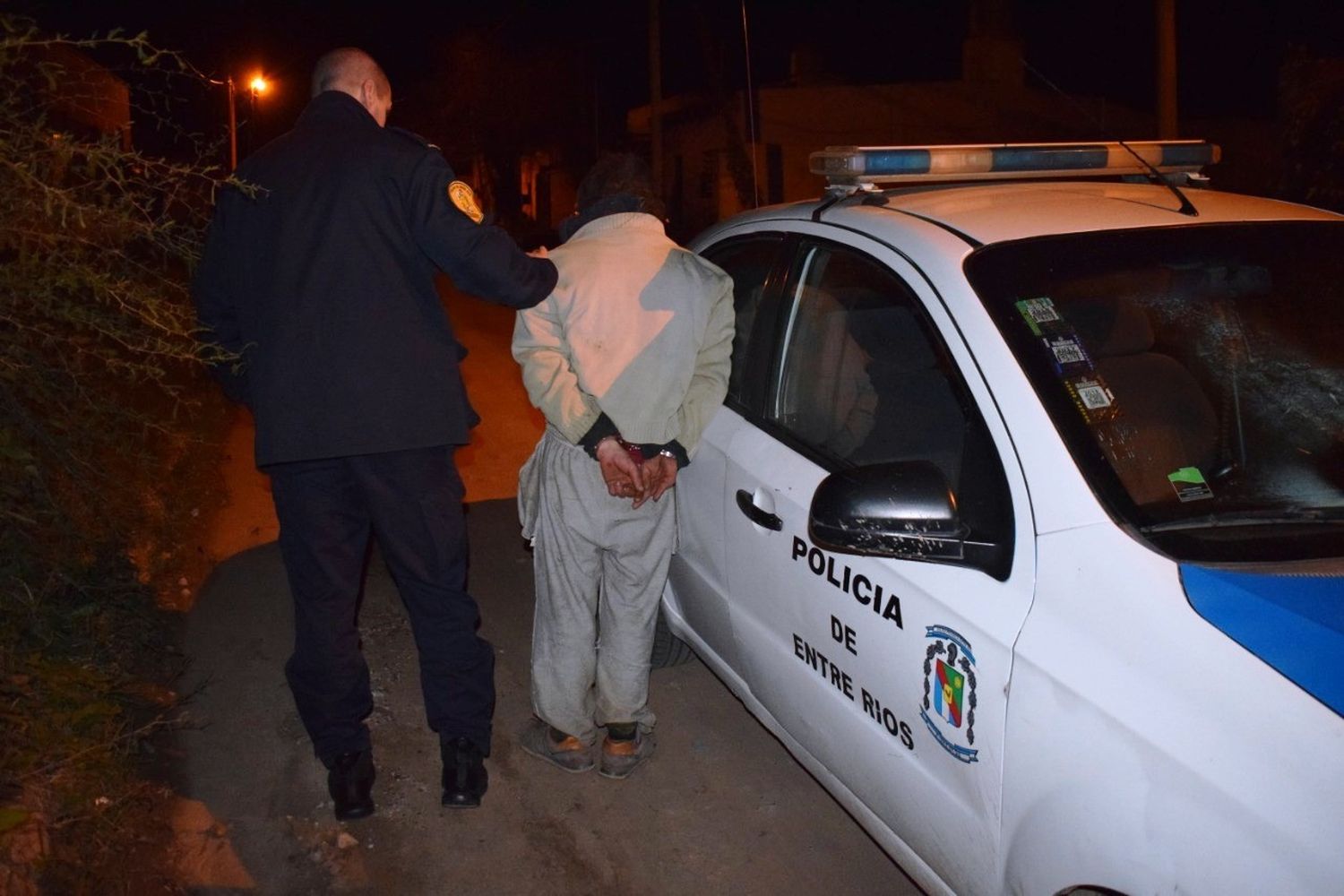 Detuvieron a un hombre robando chapas de una obra en construcción