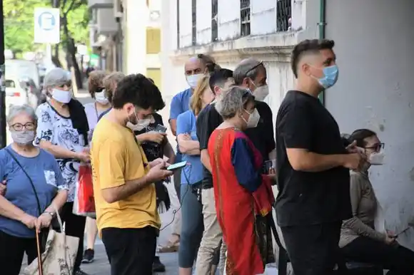 En un Hospital de Rosario realizan 200  hisopados por día y el 50 % da positivo