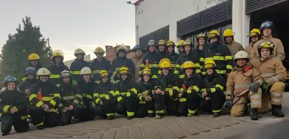 ¡Detrás de los trajes, los héroes tienen sus historias de vida!