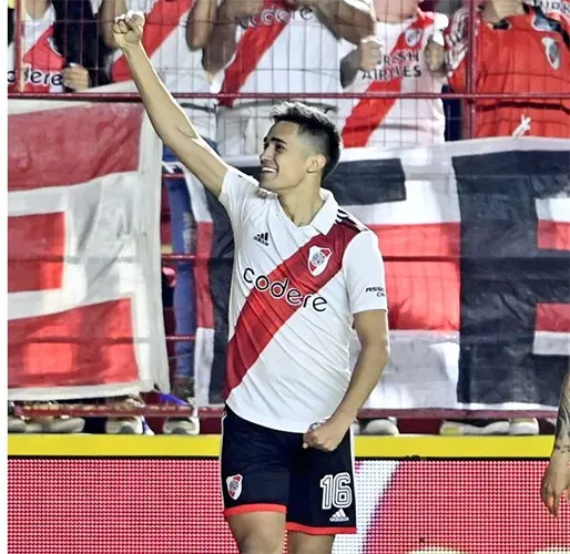 River a puro gol. Venció 4 a 0 a Defensa