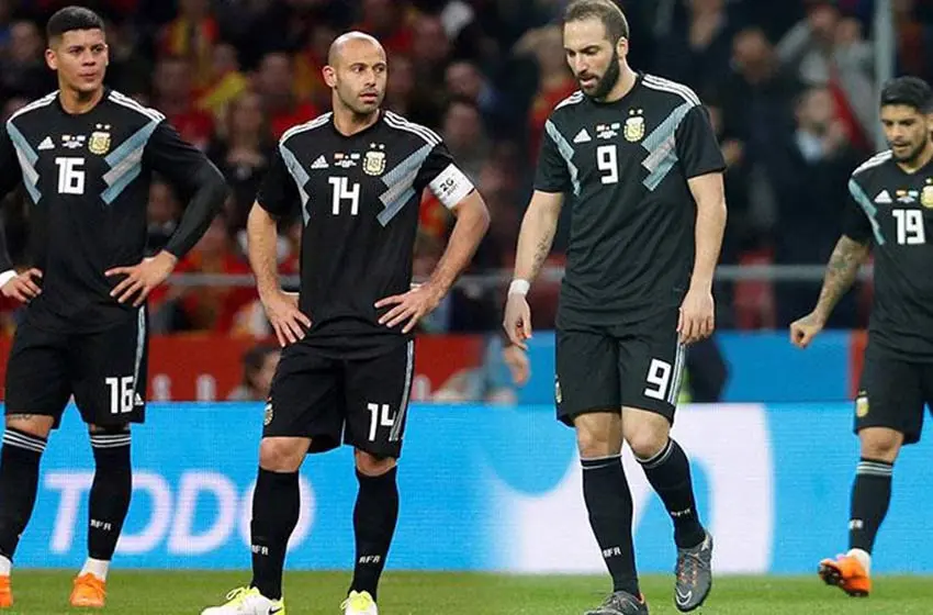 Tras la goleada contra España, Argentina cayó un puesto