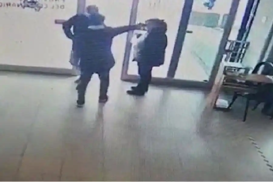 De terror: balearon a una empleada de seguridad en un hospital público de Rosario