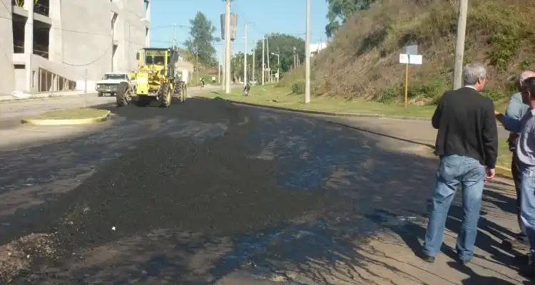 Pavimentan Rómulo Naón