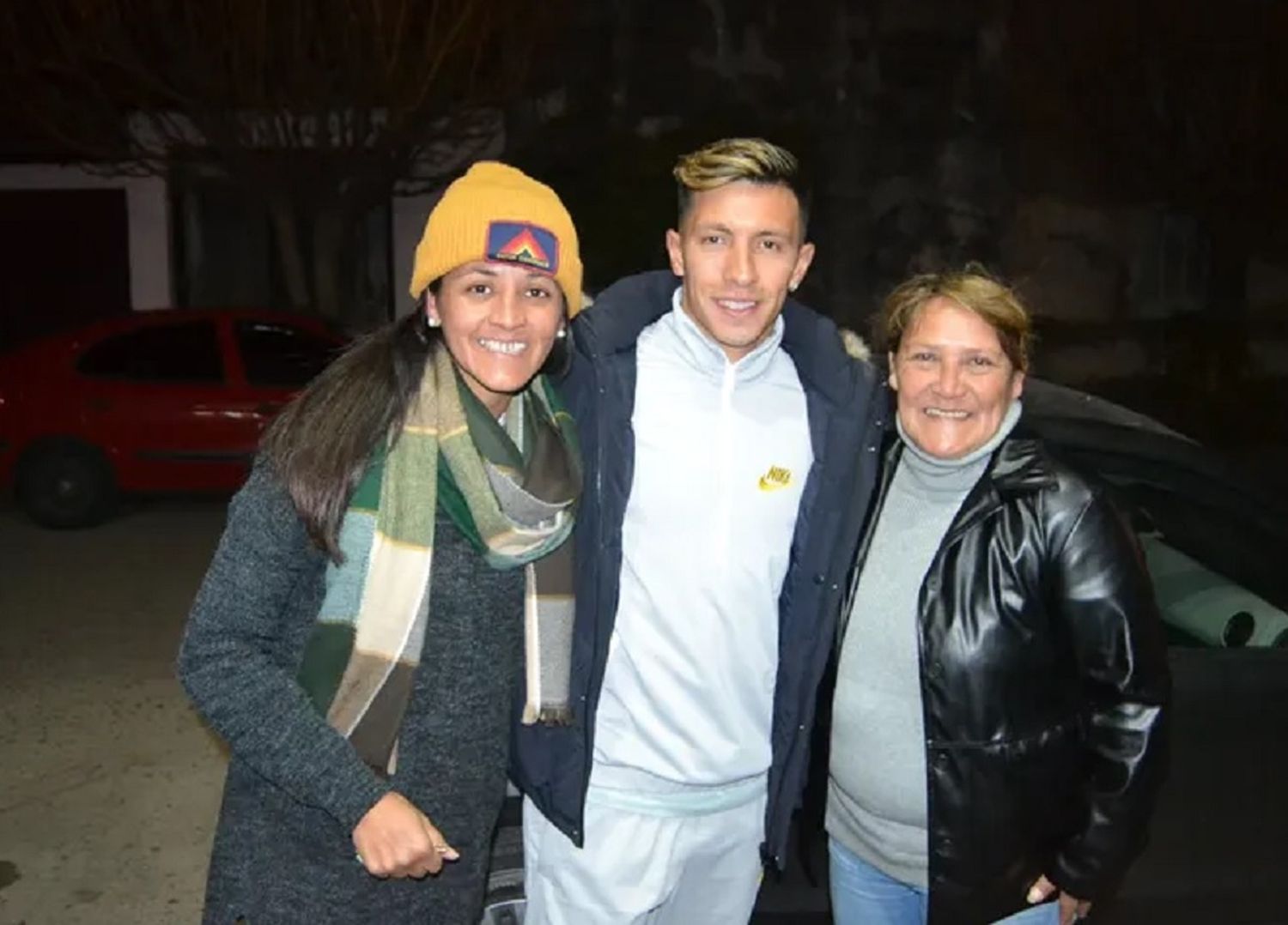Lisandro Martínez estuvo de visita en su Gualeguay natal
