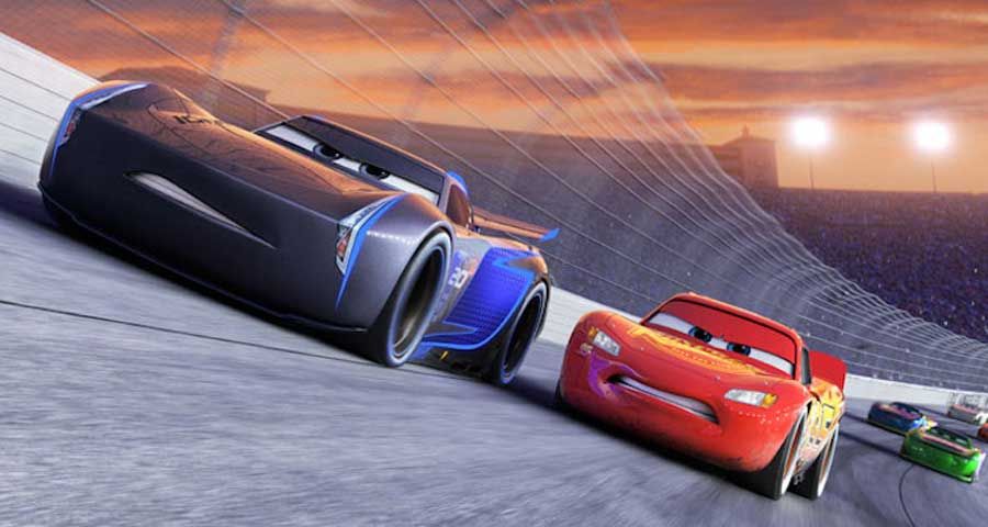 Rayo McQueen vuelve a las pistas