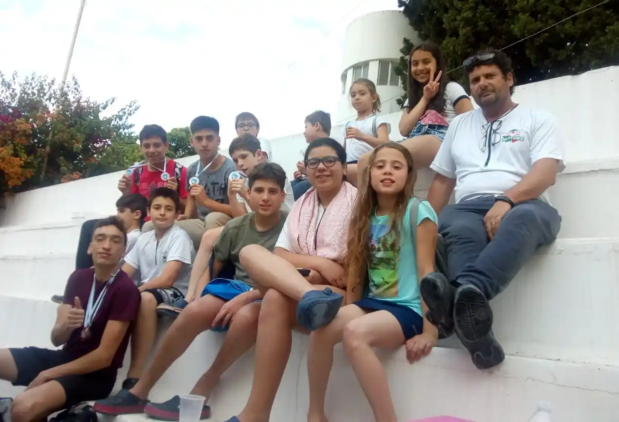 Buena labor de los chicos de Neptunia en el Torneo de Rowing de Paraná