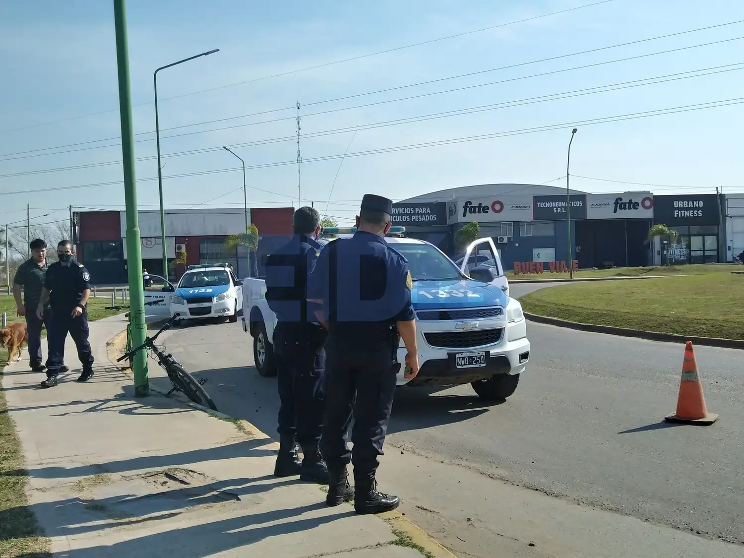 Fuerte choque en la rotonda frente a la terminal: Una mujer fue hospitalizada
