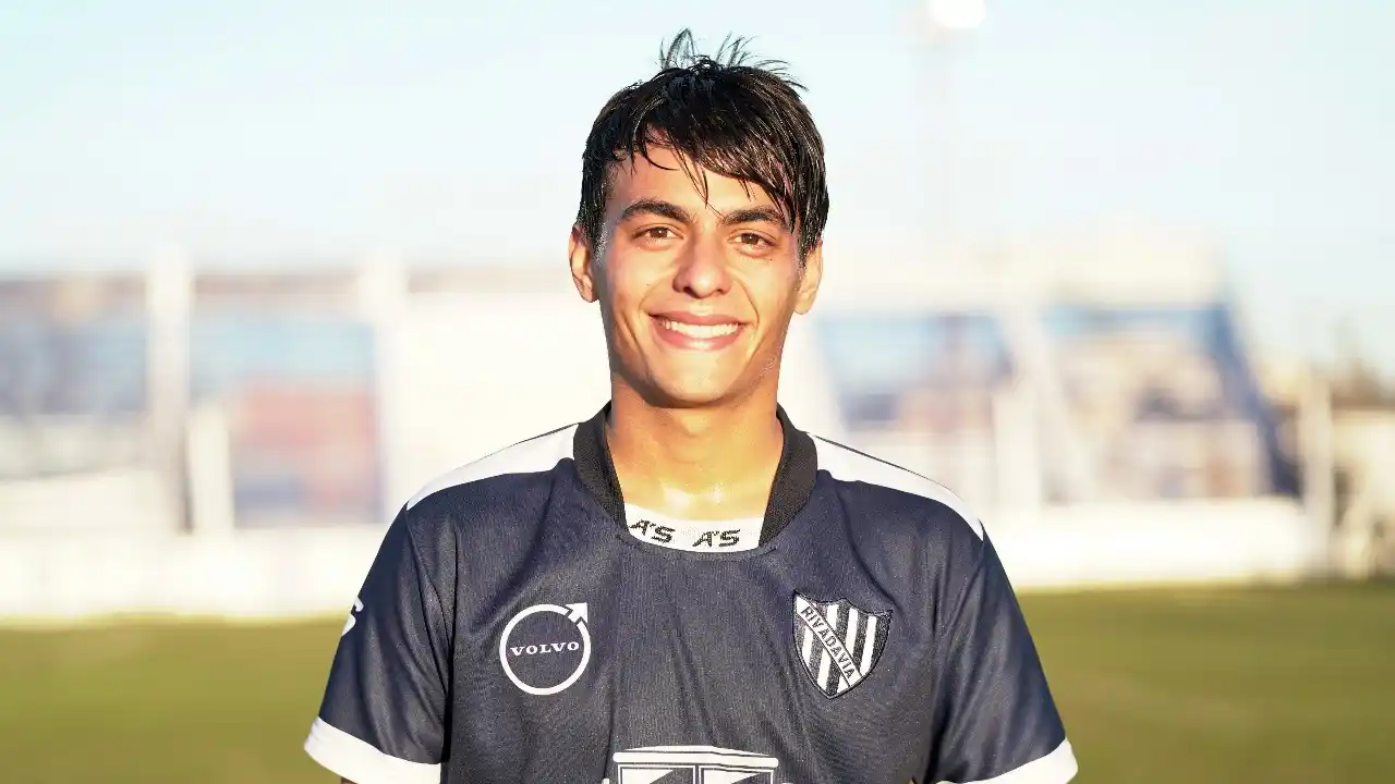 Mateo Caballero, figura de Rivadavia ante Independiente de Lobería