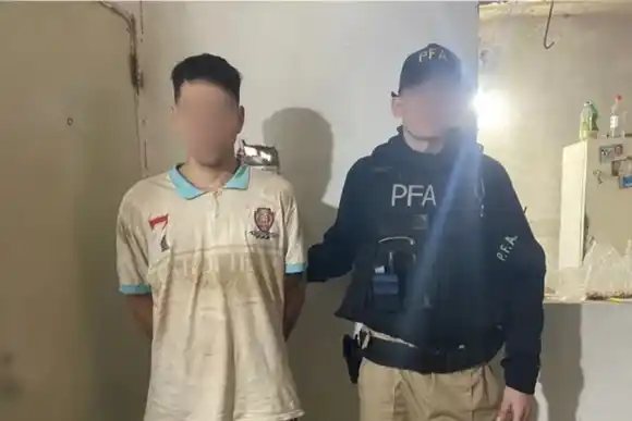 Detuvieron a un presunto barra de Newell's en una serie de allanamientos por una balacera