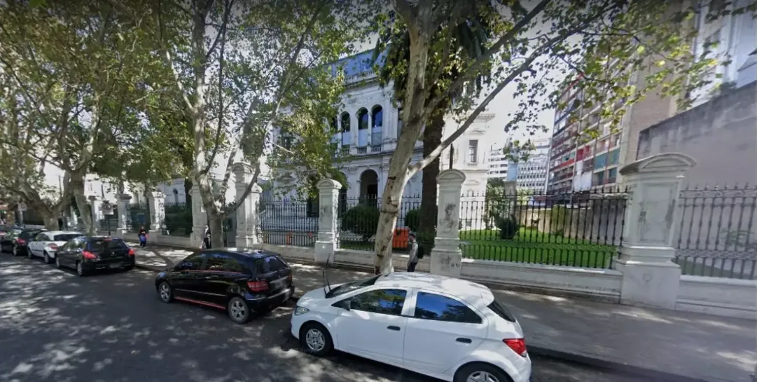 Rosario: balearon el frente de los Tribunales Federales