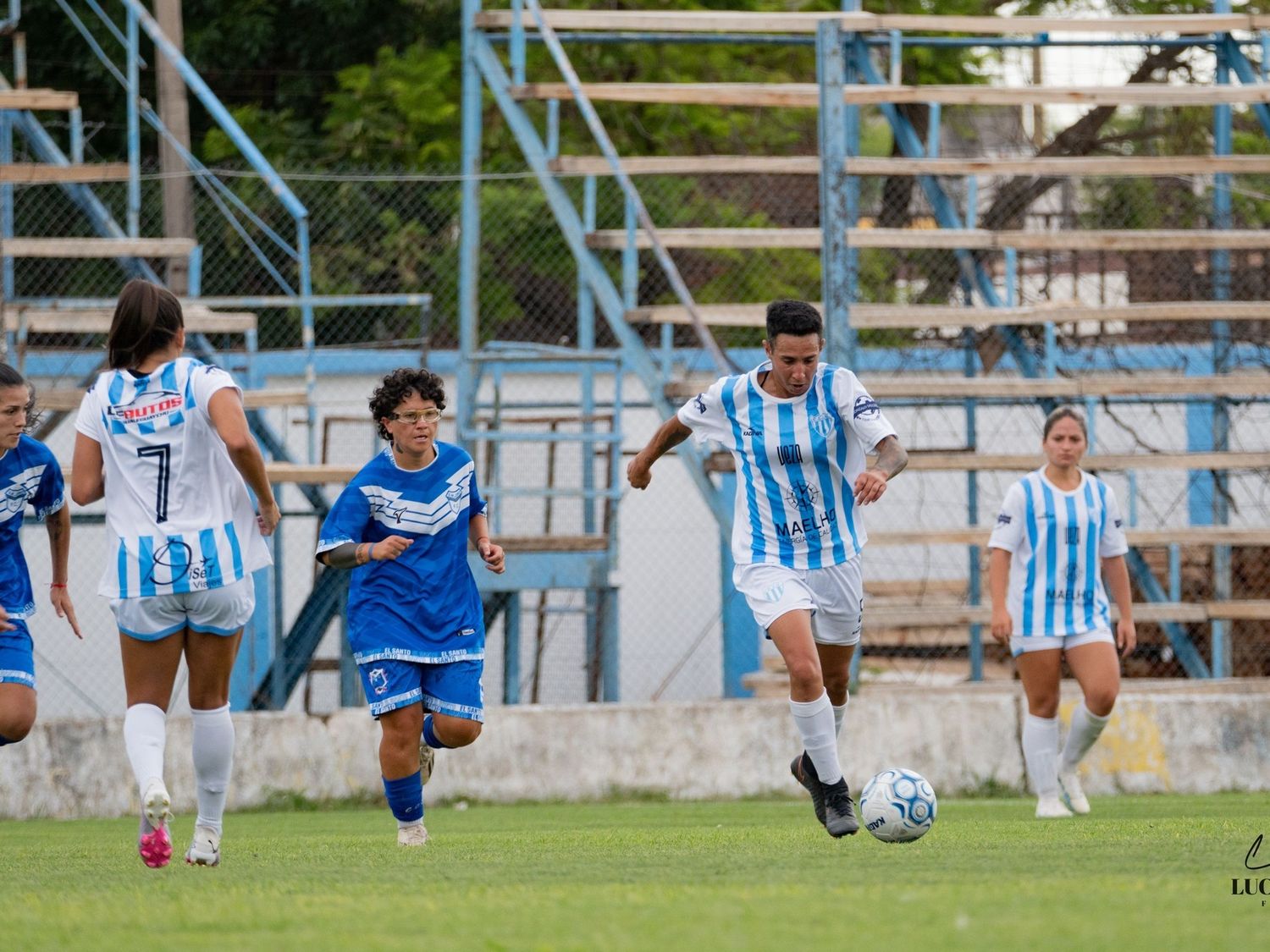 En el partido de ida, en el estadio decano, no se sacaron ventajas (crédito: Lucas Dalzín).