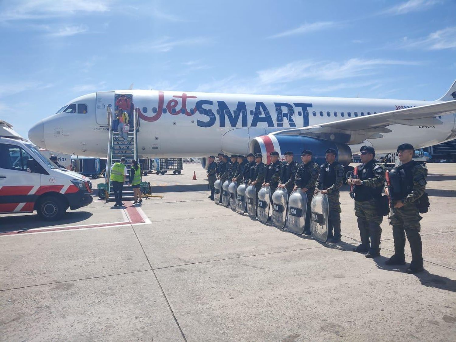 El Gobierno nacional denunció al gremio de Aeronáuticos por abandono de personas