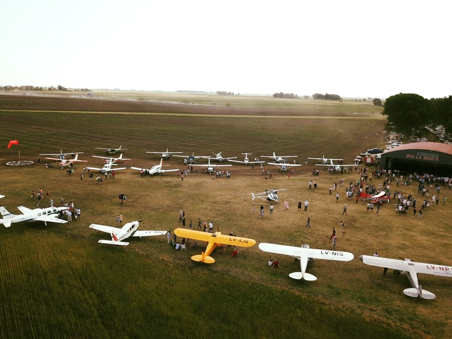 General La Madrid: Reinauguraron el aeródromo