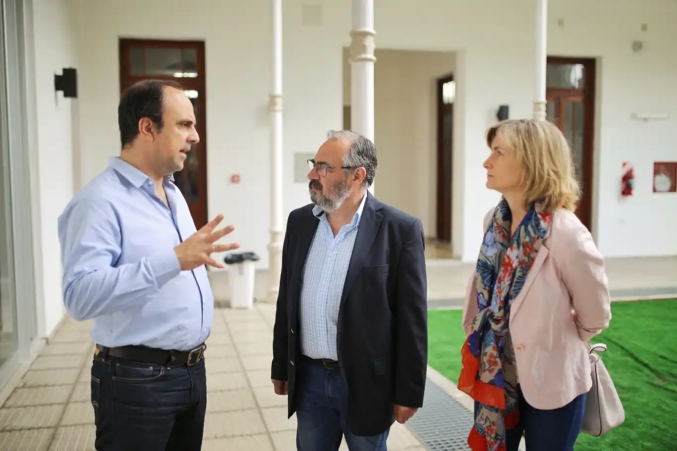 Corral recorrió el nuevo edificio del Instituto 12