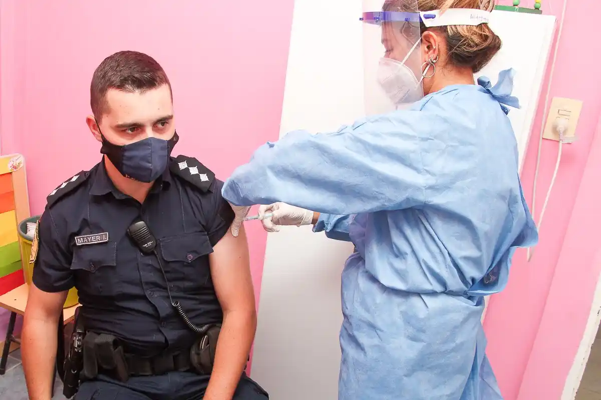 En dos días la Municipalidad vacunó a casi mil personas