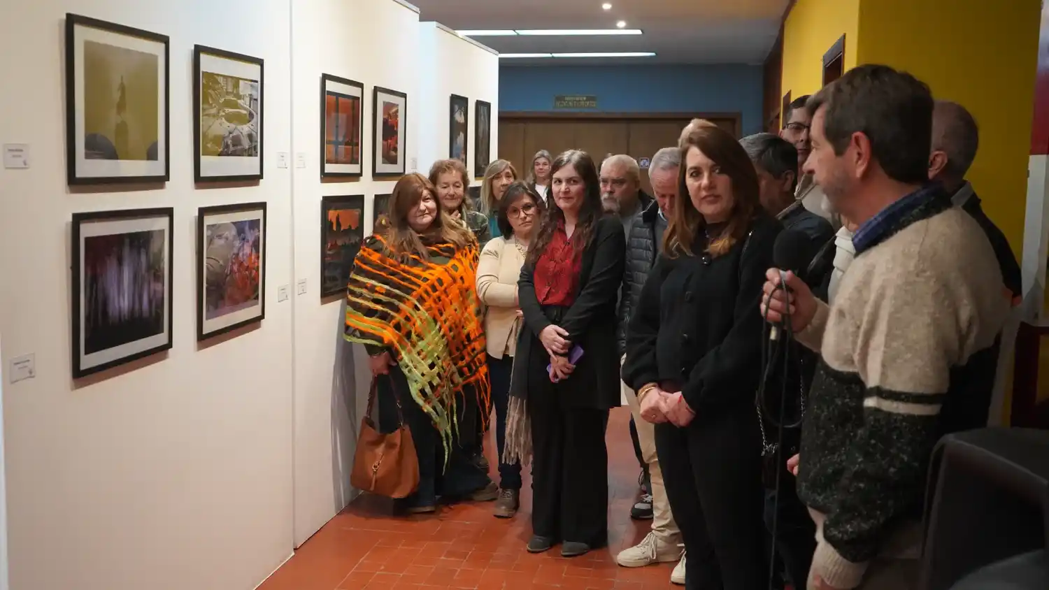Miradas Infinitas. Con la participación de los expositores, se inauguró la muestra de fotos