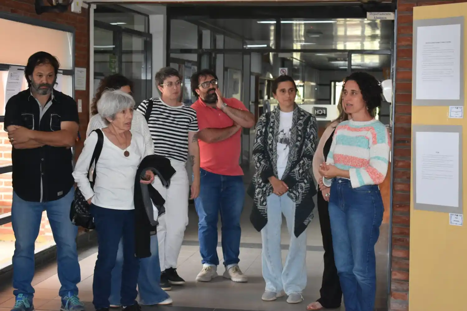 El acto de apertura de la muestra se realizó en el Hall de la FCH de la Unicen.