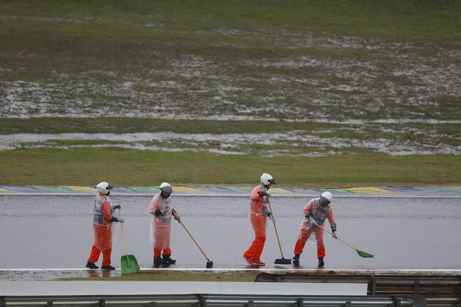 Se suspendió la qualy del GP de Brasil por una tormenta: Si el clima lo permite, Colapinto clasifica el domingo