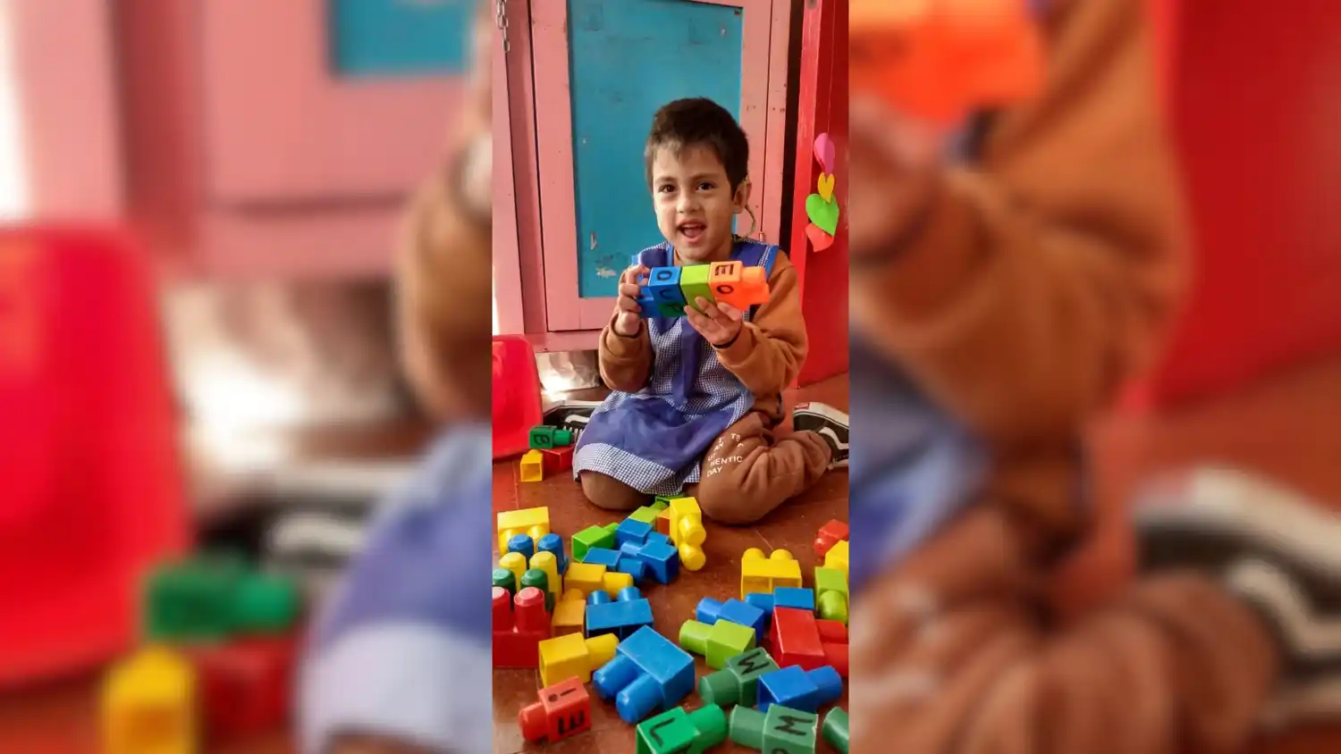 Vicente Budiño Verdón tiene 5 años y necesita un doble trasplante de intestino e hígado. Foto: Junio 2023.