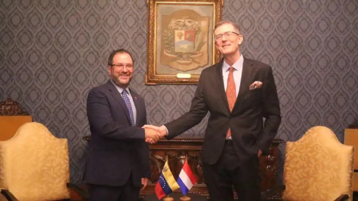 Representantes de Venezuela y Países Bajos se reúnen en Curazao para definir reapertura de frontera