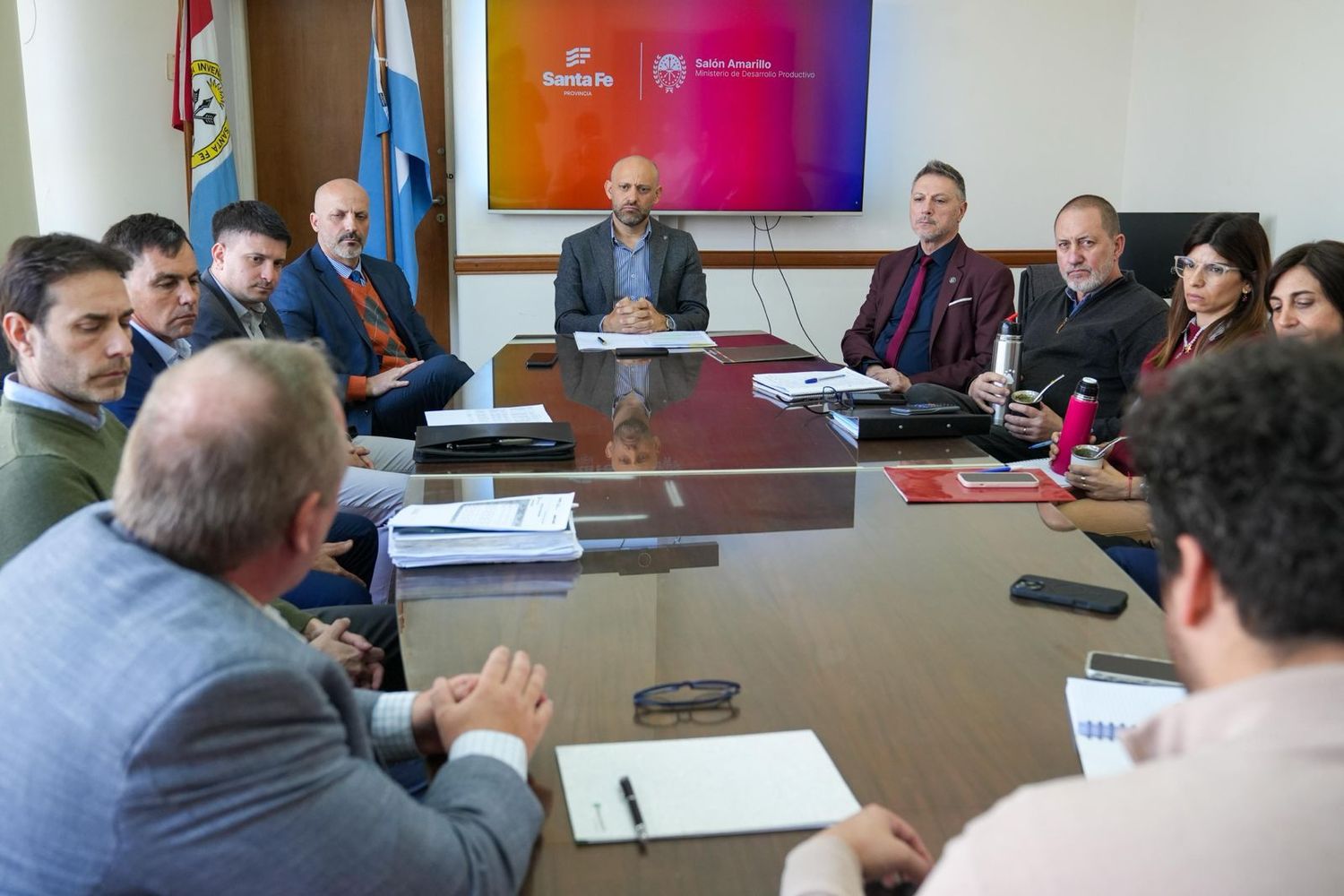 Puccini encabezó  una reunión de trabajo con las distintas entidades bancarias que forman parte del programa Santa Fe Activa