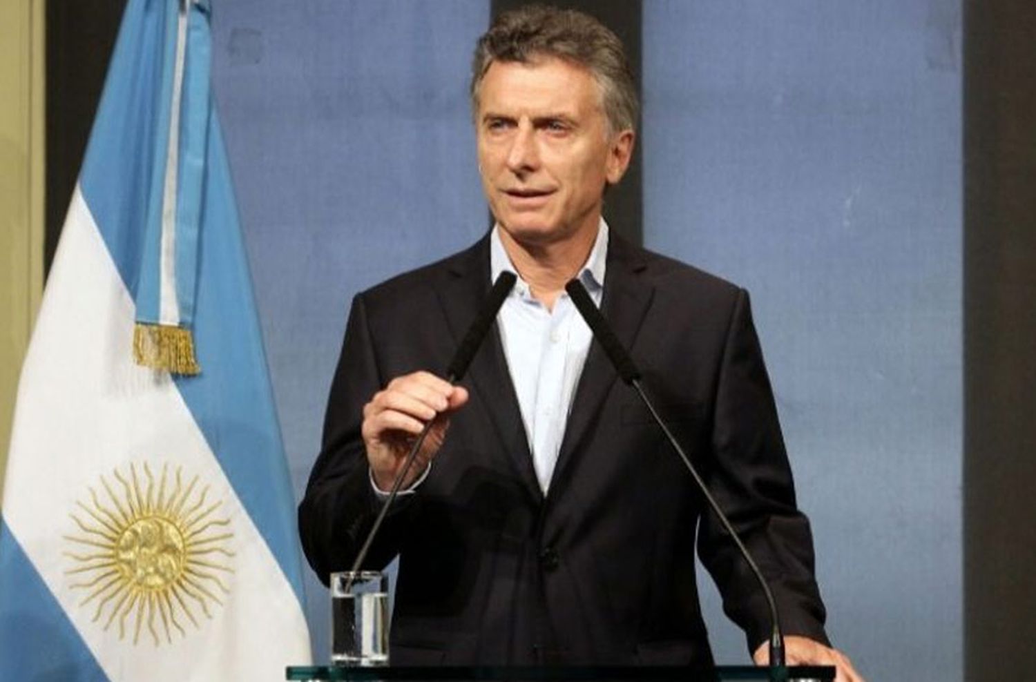 El Gobierno anunció el congelamiento de precios por 6 meses, créditos y tarifas fijas