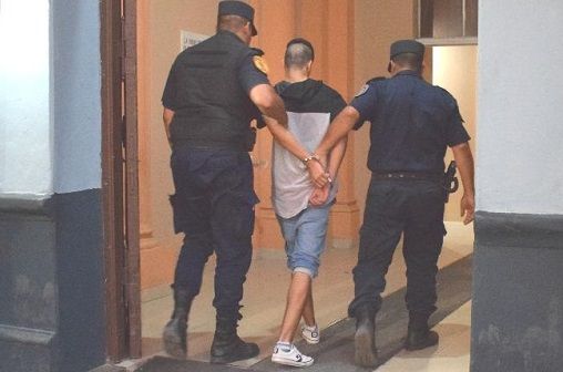 Por robo, detienen a joven de 18 años con "amplio prontuario policial" 