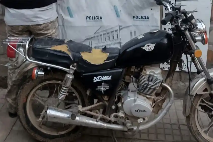 La moto fue hallada en un domicilio de La Tosquera.
