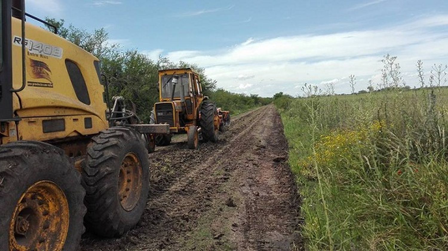 Vialidad trabaja en la recuperación de los caminos rurales