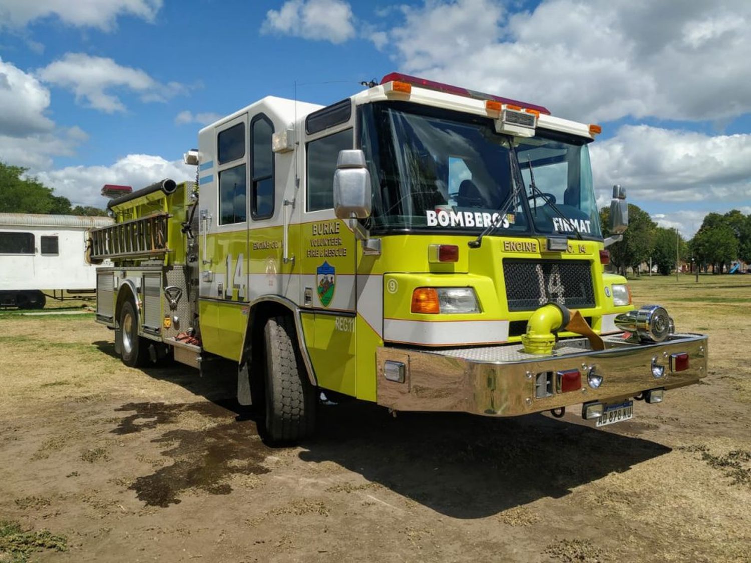 Tras el incendio en las sierras, compraron un autobomba para entregarle al Cuartel de Bomberos