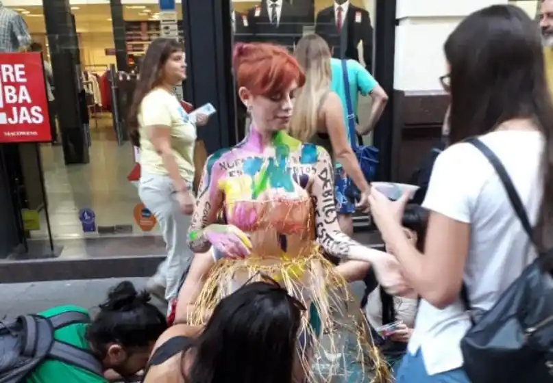 Estudiantes y docentes de Humanidades reclaman por la educación publica