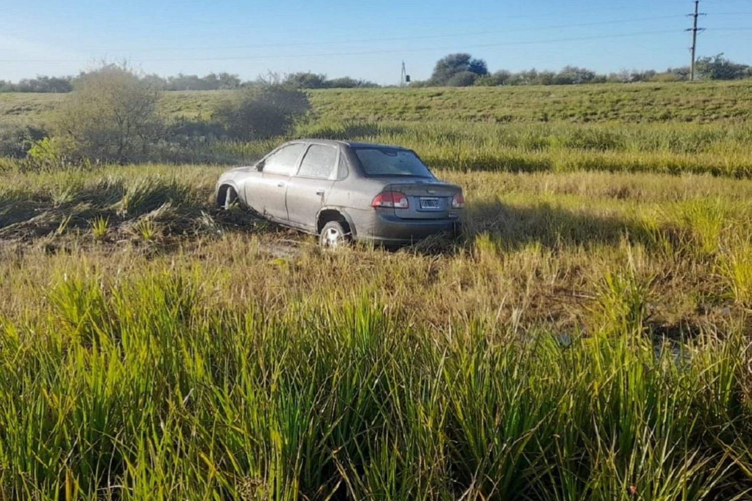 Despistaron en la ruta 14 y fueron rescatadas de un bañado