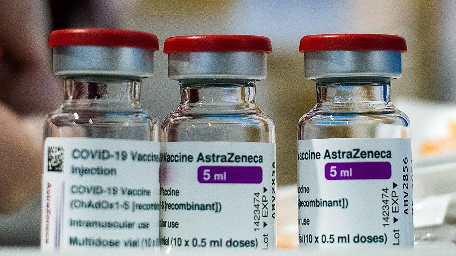La OMS autorizó dos versiones de la vacuna de AstraZeneca