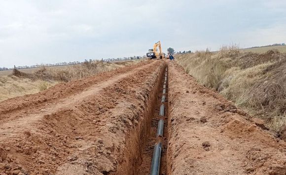 Avanzan los acueductos que llevarán agua potable a miles de santafesinos