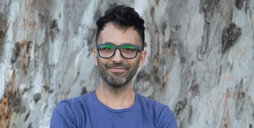 "No alcanza con lo individual para cuidar a un hijo, hacen falta acuerdos comunitarios entre adultos", sostiene Lucas Raspall. Foto: Gentileza