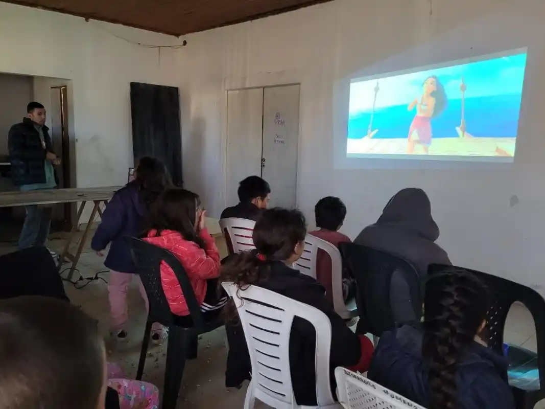 Organizaron una jornada de cine y juegos para niños en el CAPS de La Cuchilla