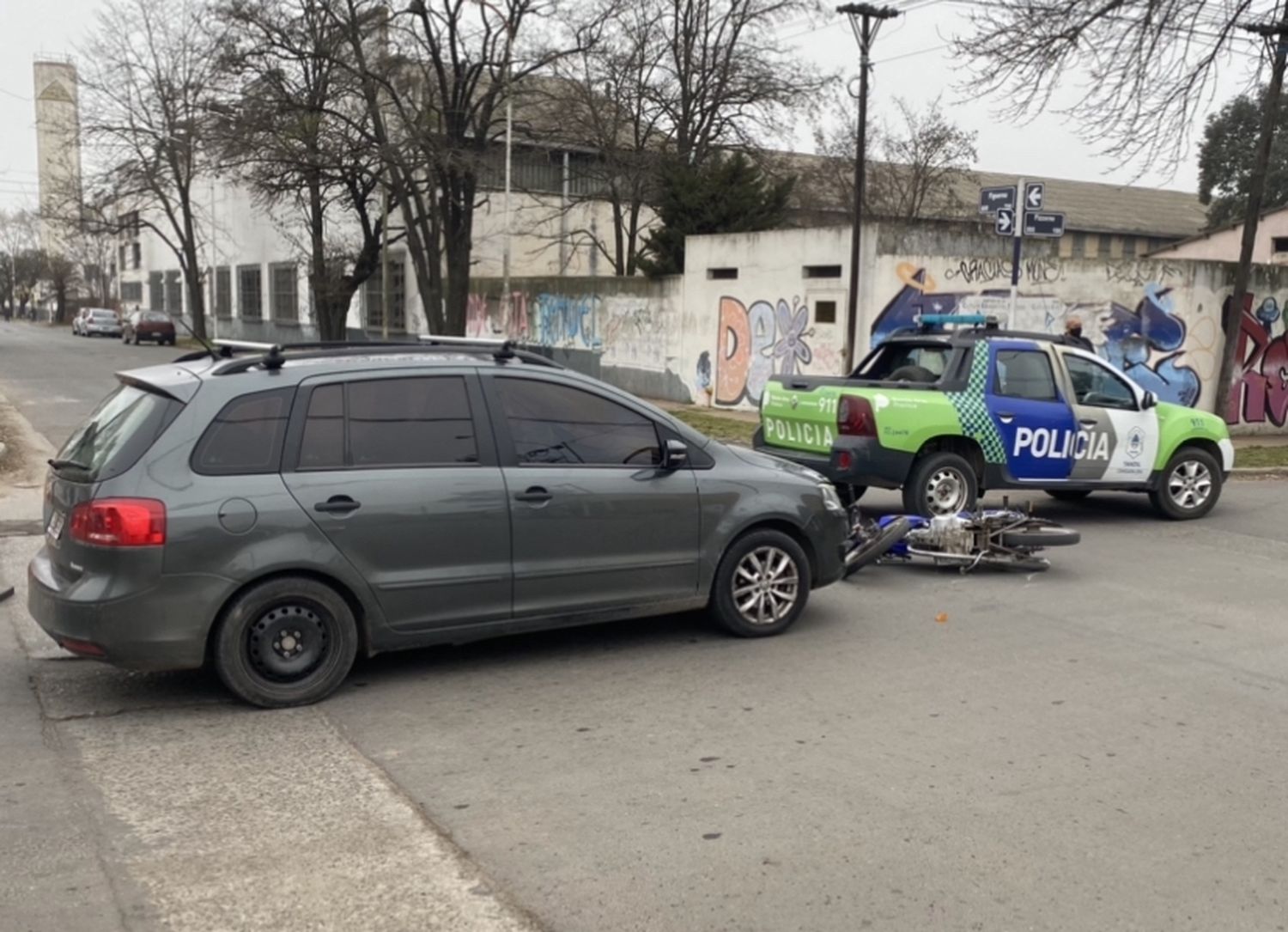 Hospitalizaron a un motociclista tras un accidente en Figueroa y Pizzorno