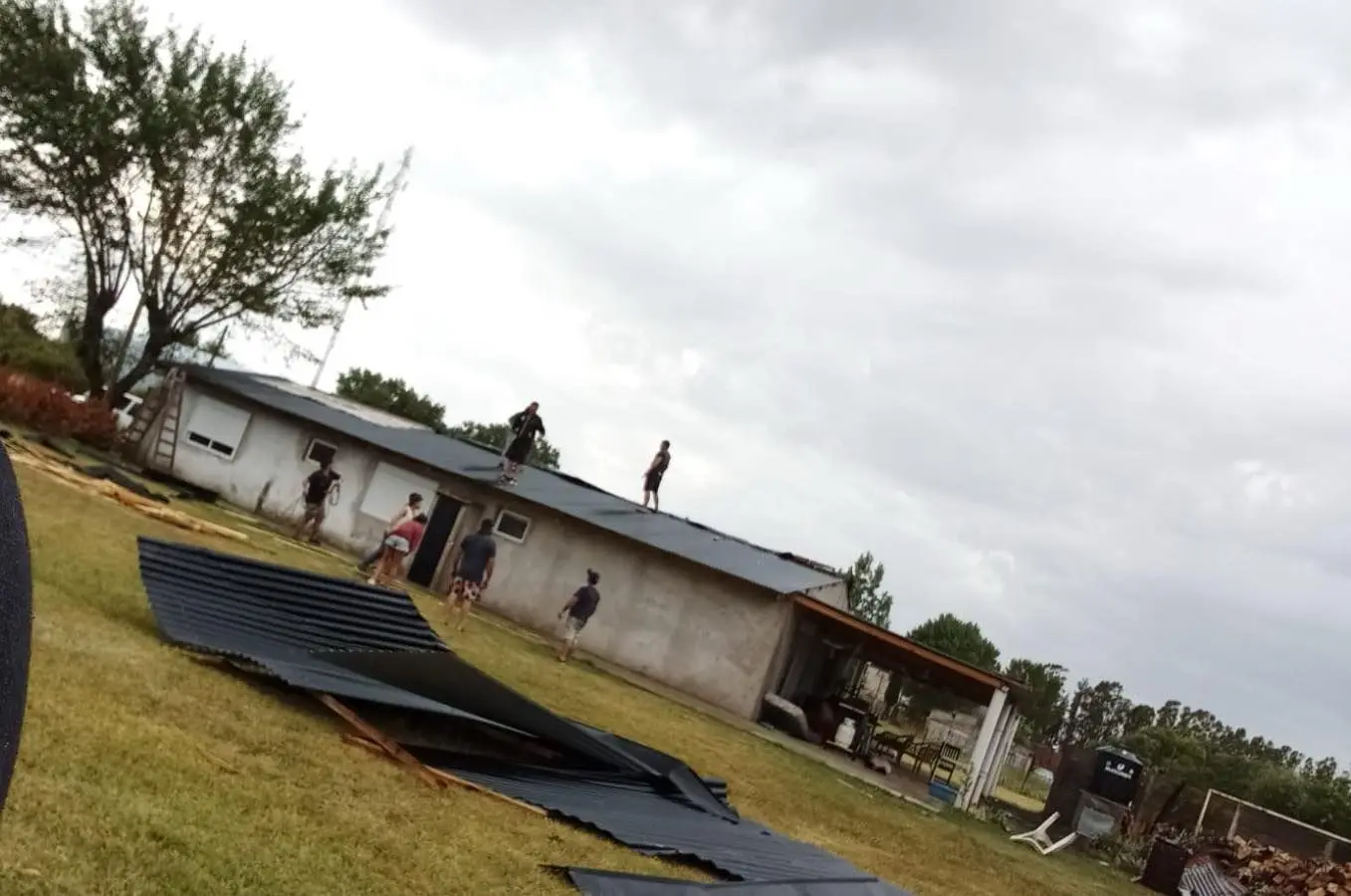 Una de las viviendas. Afectadas por el meteoro en la tarde de hoy