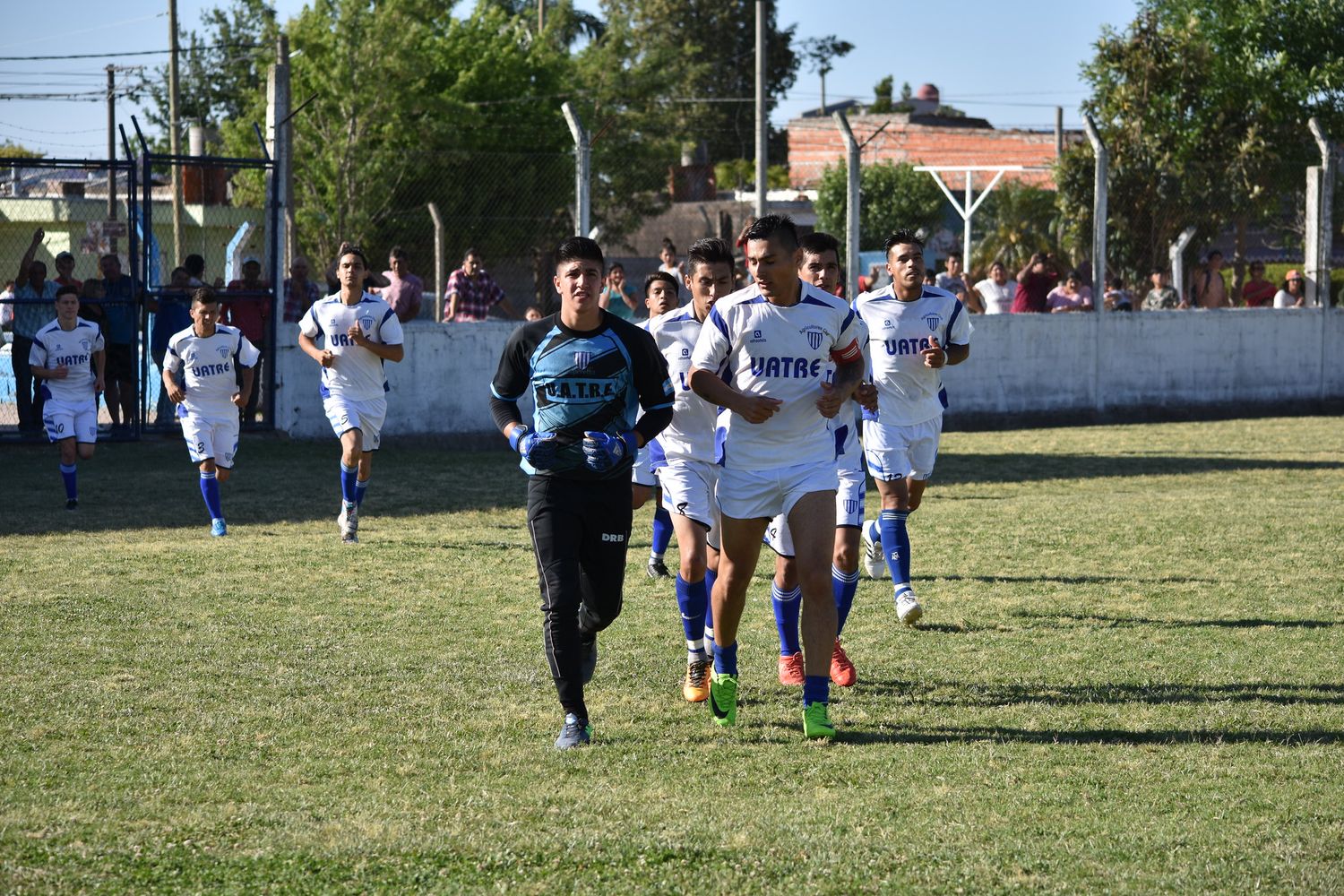 Agricultores jugará el Torneo Preparación: el pedido del plantel y el esfuerzo económico compartido para participar