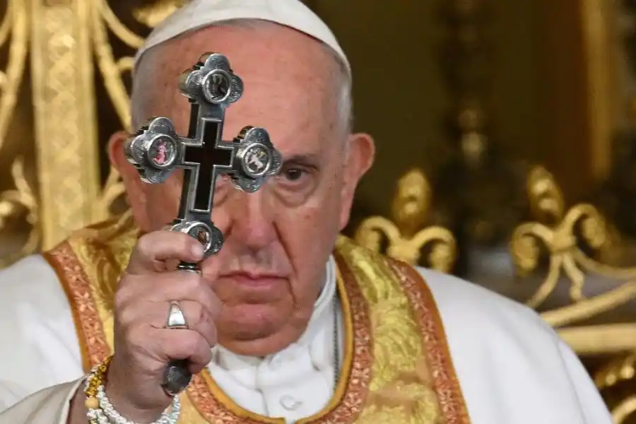 Por decisión de Francisco habrá 54 mujeres con derecho a voto.