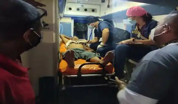 ¡RECIBEN ATENCIÓN MÉDICA! Localizan en Ocumare de la Costa a pescadores de Vargas desaparecidos