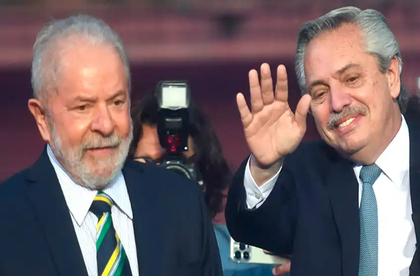 Alberto Fernández viaja a Brasil a encontrarse con Lula tras la victoria en el balotaje
