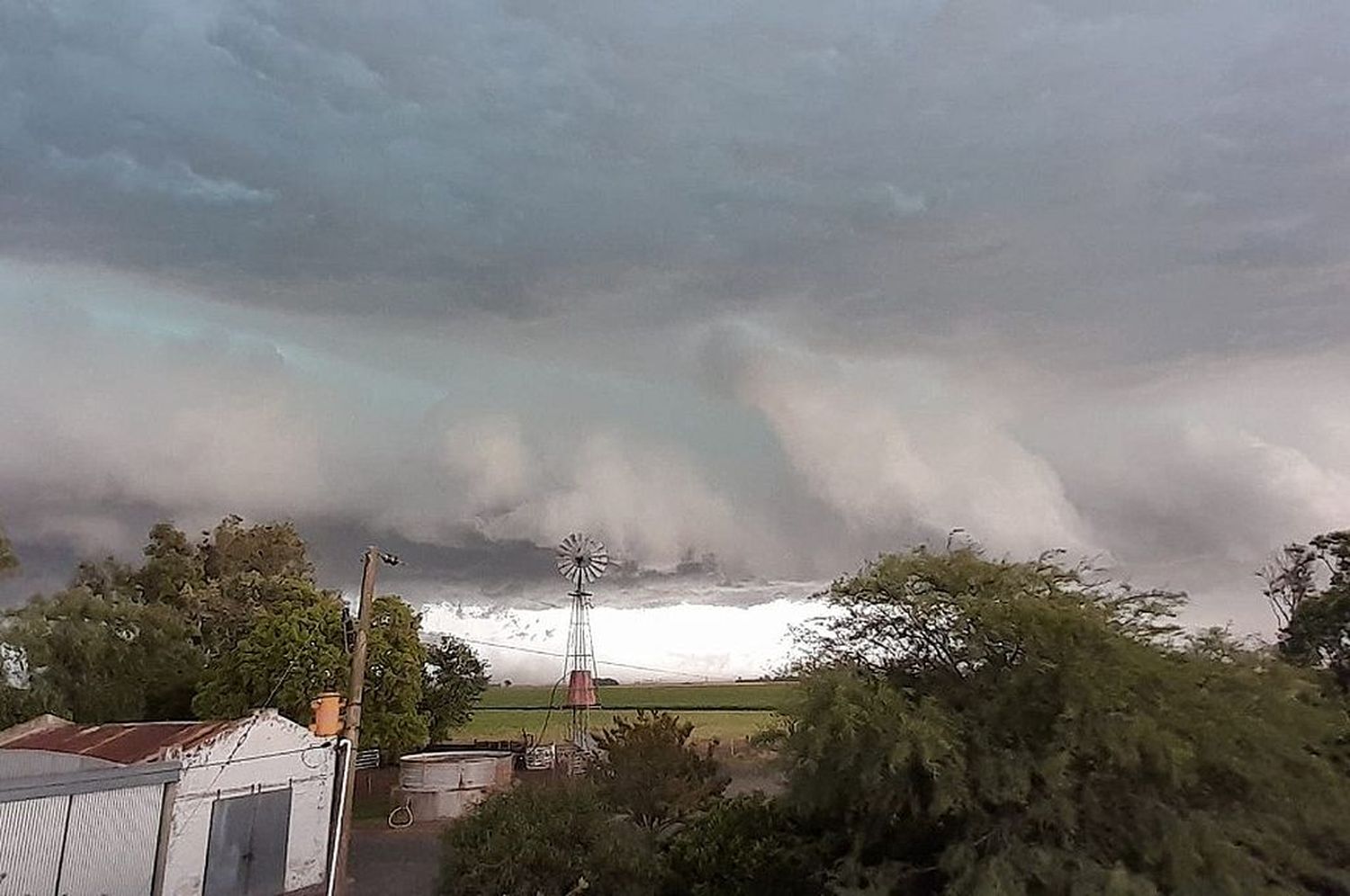 Por tormentas: rige un alerta meteorológico “amarillo” para Santa Fe y provincias vecinas