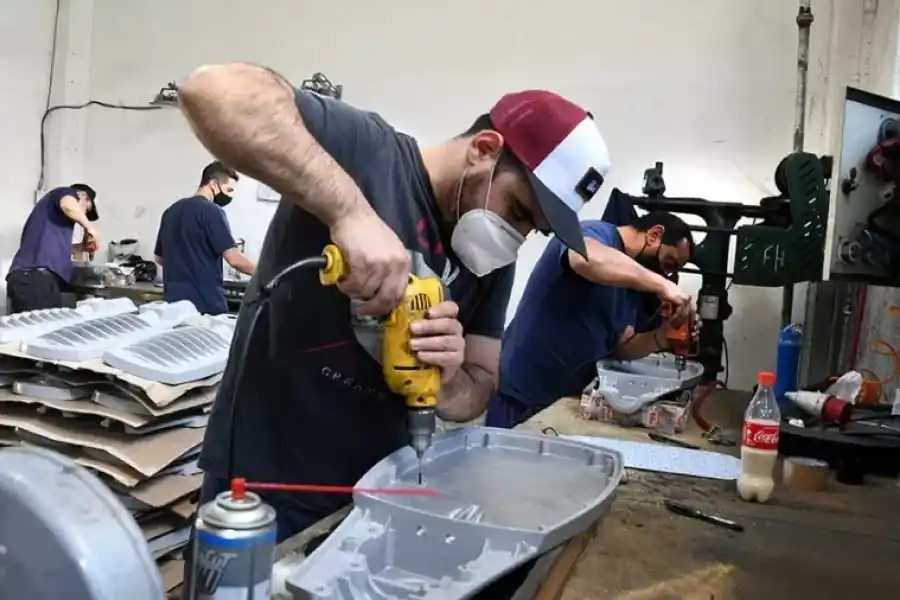 Para la Unión Industrial Argentina "estamos mal, pero vamos bien"