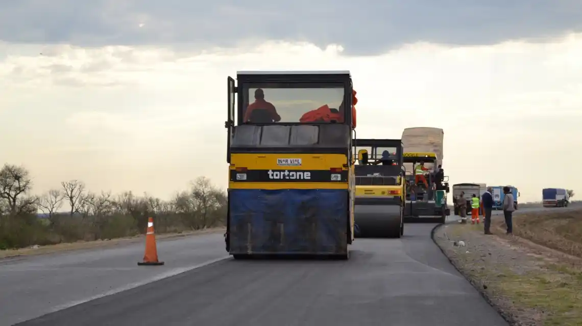 La provincia repavimenta 1000 kilómetros de rutas