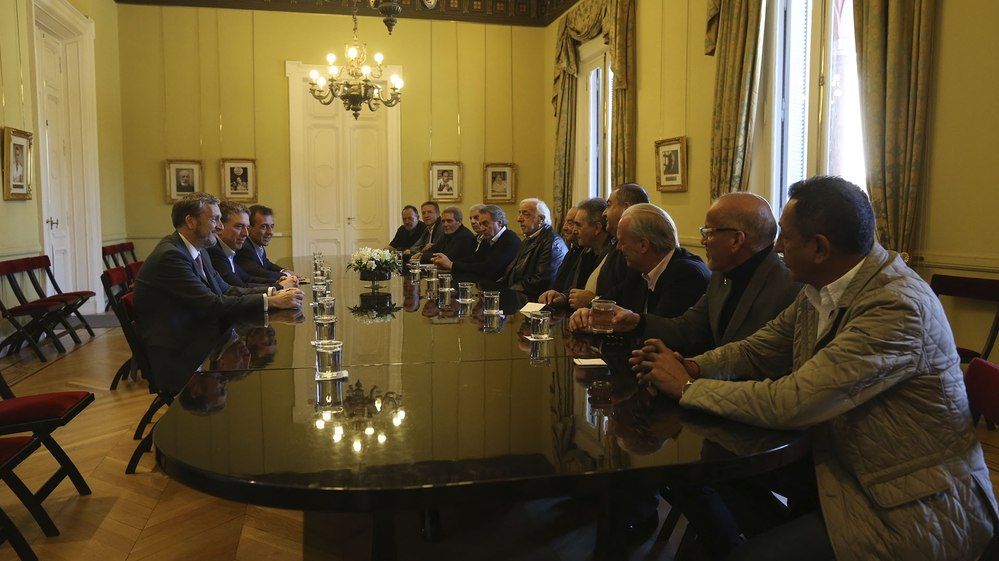 Sin diálogo con la CGT, crece la posibilidad del paro