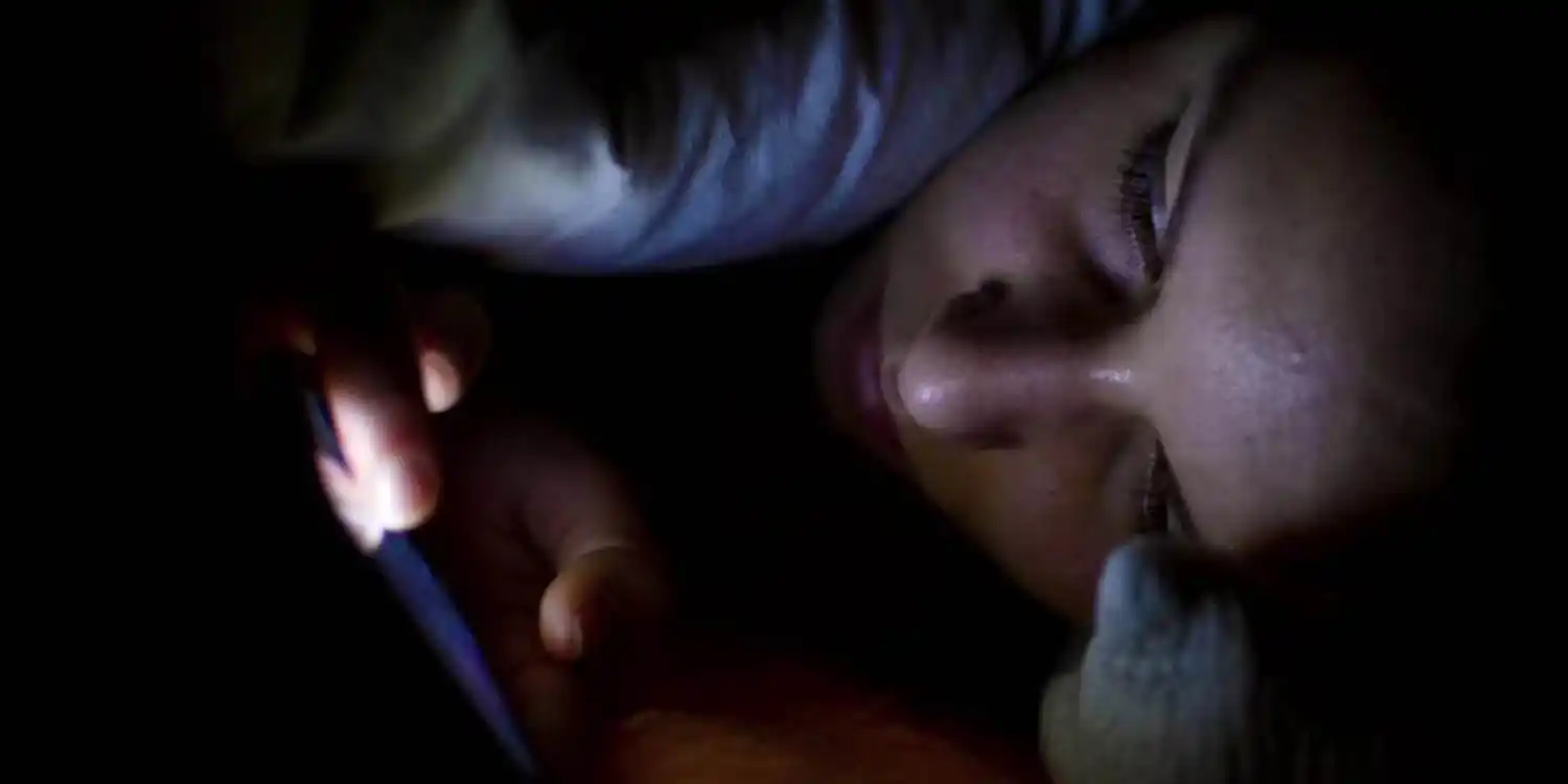 Alertan que el 33,4% de los niños y niñas se inician en redes a los 10 años