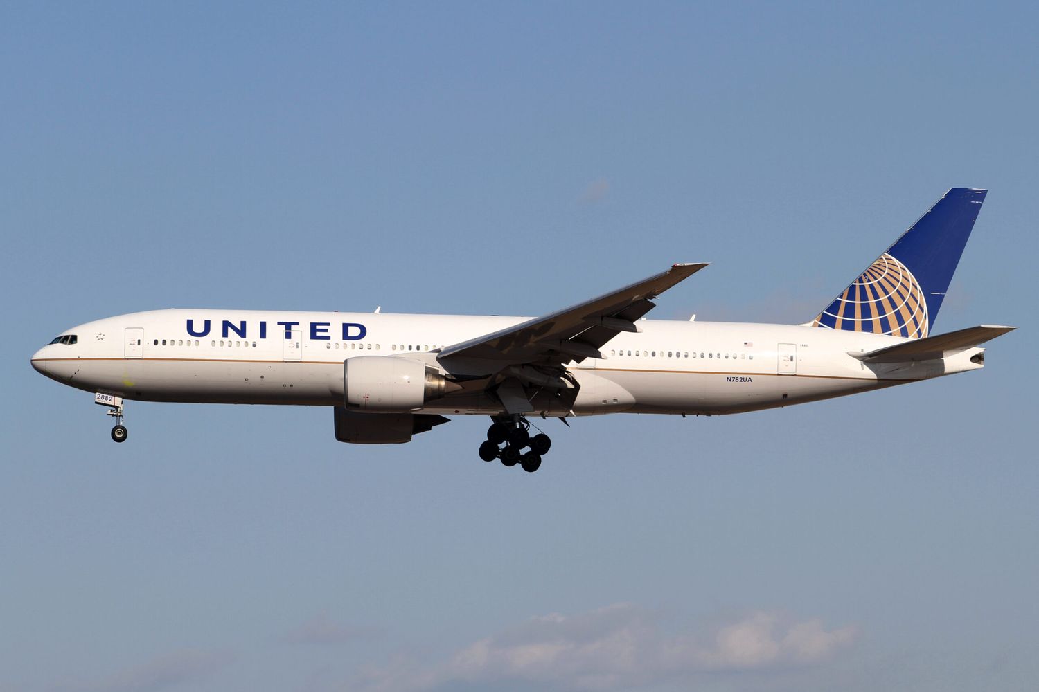 United Airlines to resume flights to Hong Kong